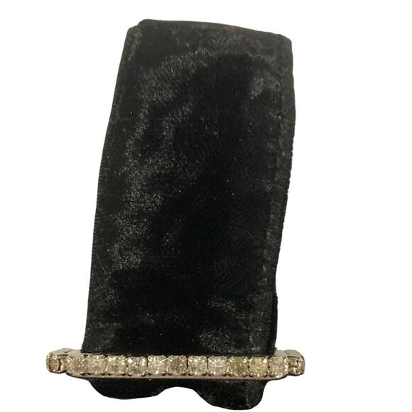 L&M VTG. Black Velvet Evening Clutch With Clasp Closure - Picture 6 of 7